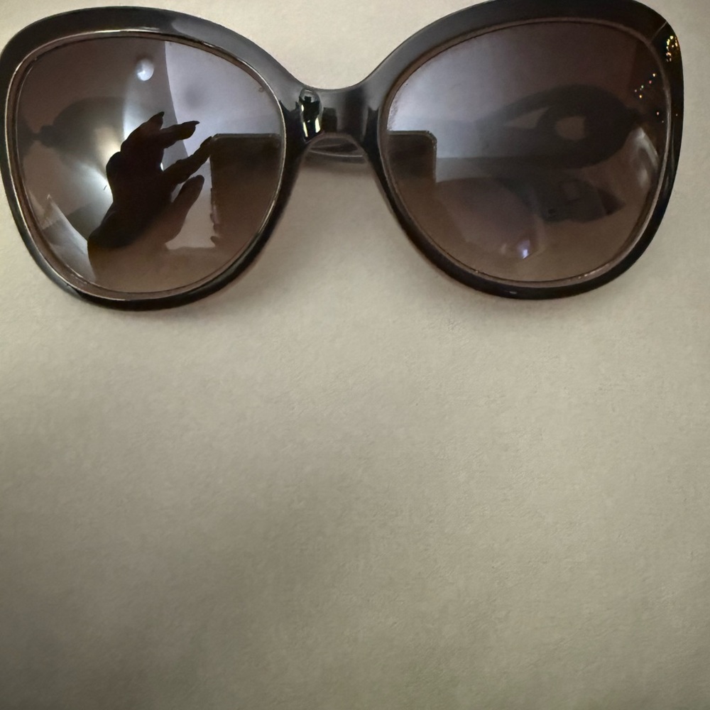 Elegant Black Sunglasses